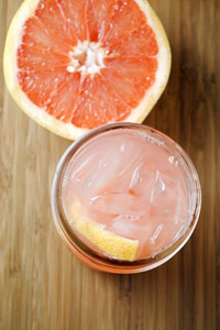 recipe af Homemade-Grapefruit-Soda